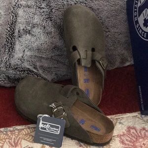 NWT Birkenstock Boston Clogs (Forest Green).